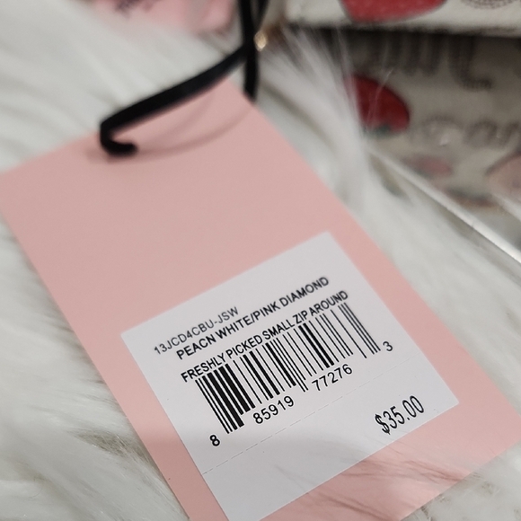 🔹️Juicy Couture🔹 Freshly Picked Small Zip Around Strawberry Wallet Peach White - Picture 3 of 10
